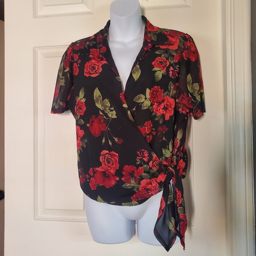 Faux Wrap Black Red Floral Blouse V-neck Side Tie Classic Career City Preppy Lrg